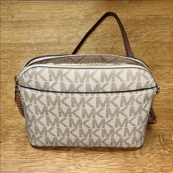 Michael Kors Monogram Cream Crossbody Bag - Picture 3 of 4